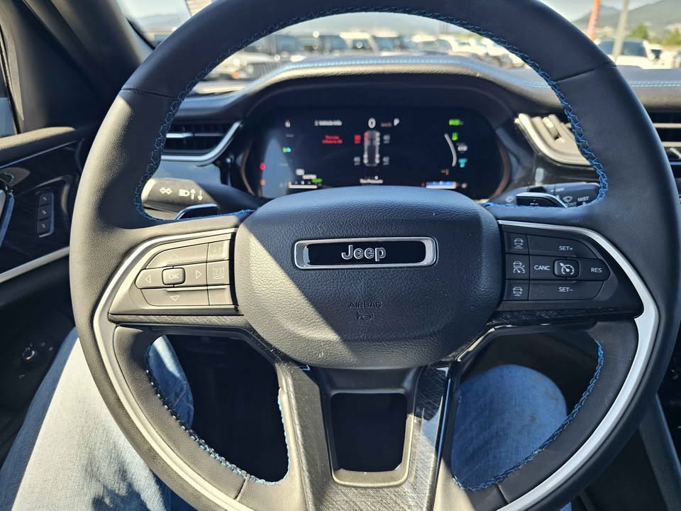 2023 Jeep Grand Cherokee 4XE Trailhawk — photo 6